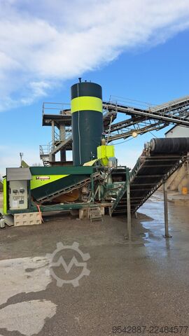 Mobile concrete mixing plant MCF RF 1500 SS
