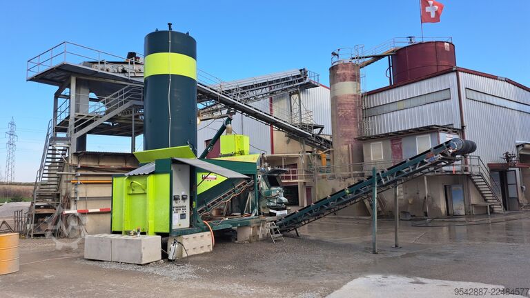 Mobile concrete mixing plant MCF RF 1500 SS