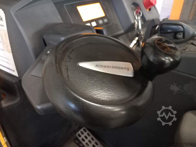 Reach truck forklift Jungheinrich ETV 325 2500kg 7400mm