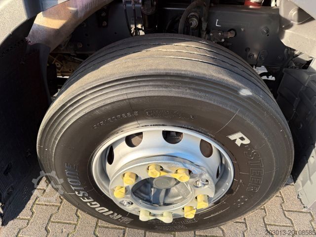 Autokran RENAULT Premium Lander Pritsche mit Kran FASSI