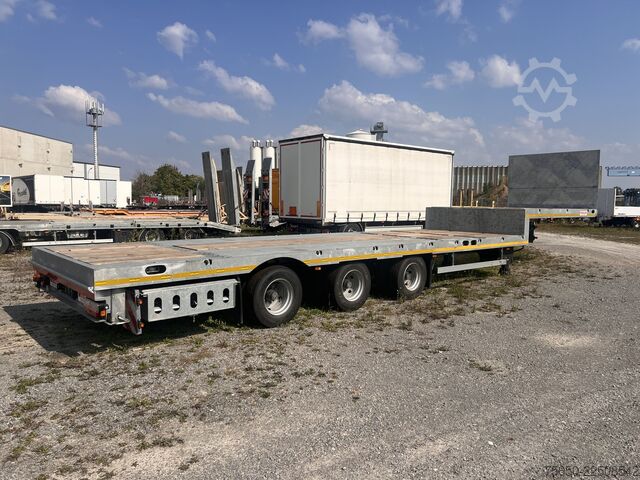 Low loader semitrailer Möslein ST 3 Plato 8,7  3 Achs Satteltieflader Plato 45 t GGfür Fertigteile, Baumaschinen