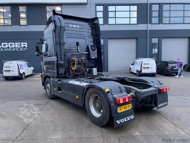 Standard tractor Volvo FH 16.660 Globetrotter XL / 2x Tank / Stand Air...
