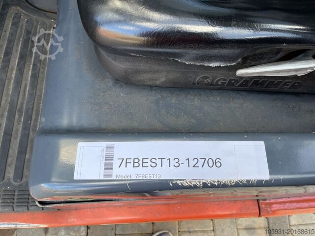 Electric 3-wheel forklift Toyota 7FBEST13