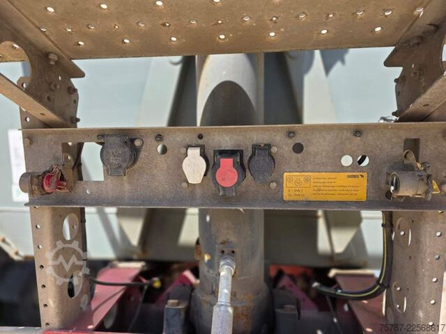 Kipper Auflieger SCHMITZ CARGOBULL ca. 26 cbm Hlabrund Hinterkipper, Lift