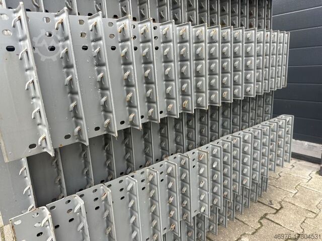 Lichte Weite: 4295mm/IPG145x65mm/2400kg Galler Omega Palettenregaltraverse Regaltraverse