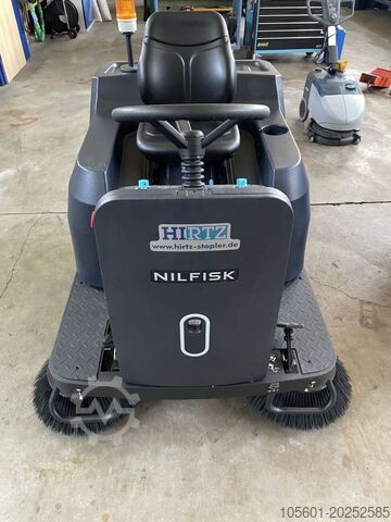 Sweepers and vacuum cleaning machine Nilfisk SW 3000 Li-io