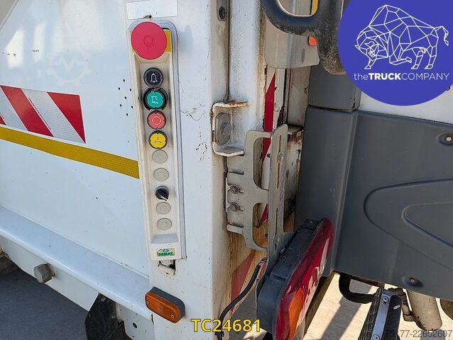 Refuse collection vehicle Renault Premium 320