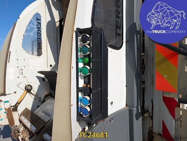 Refuse collection vehicle Renault Premium 320
