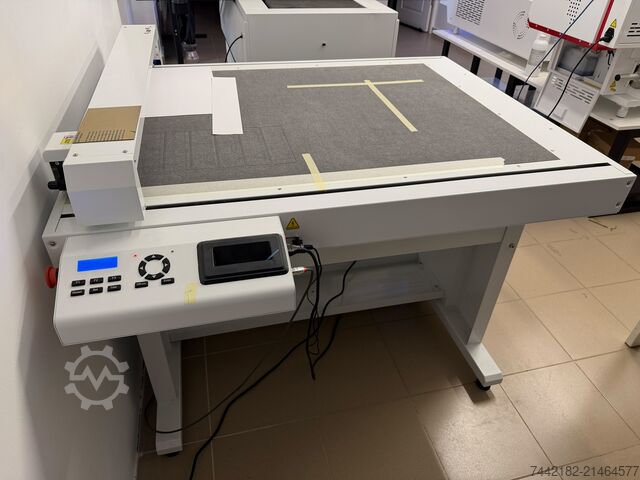 Secabo FC100 flatbed cutter with vacuum system Secabo FC100