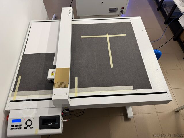 Secabo FC100 flatbed cutter with vacuum system Secabo FC100