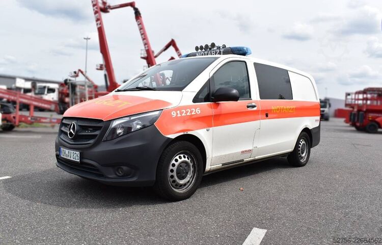 Ambulance Mercedes-Benz Vito 4x4 Notarzt Einsatzfahrzeug NEF