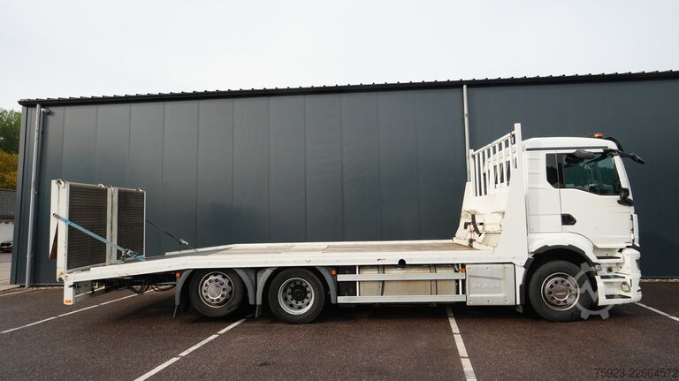 Car carrier van MAN TGS 26.330 6x2 car/machine transport truck 160...