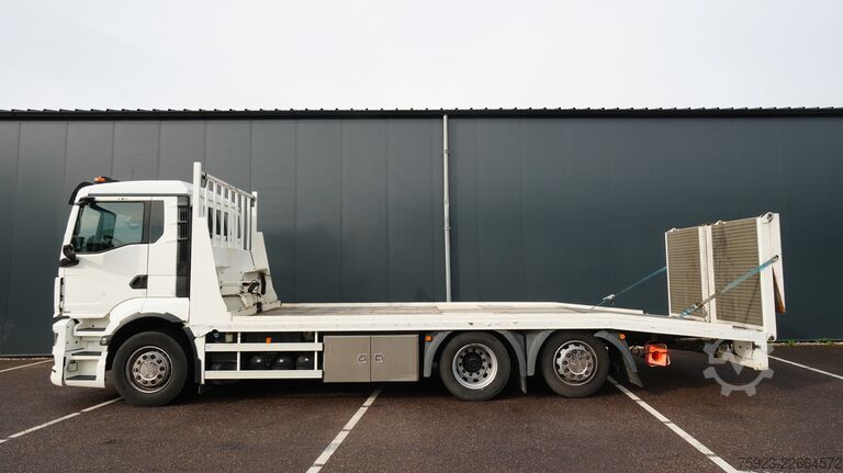 Car carrier van MAN TGS 26.330 6x2 car/machine transport truck 160...