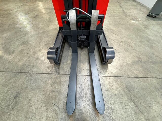 Reach truck Linde R 20 HD [ID: 240]