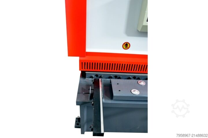 HYDRAULISCHE TAFELSCHERE 8x3200 Metal Technics Polska GILOTYNA HYDRAULICZNA MTP 8x3200