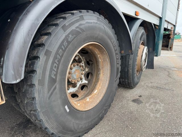 Cattle truck VOLVO FM9 380 6x2*4 Tiertransporter / Livestock