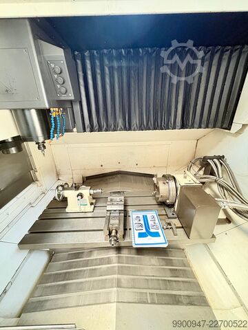 Vertikales Bearbeitungszentrum OKUMA GENOS Okuma GENOS 560R-V CNC OSP-P300M-R Serie 0712-