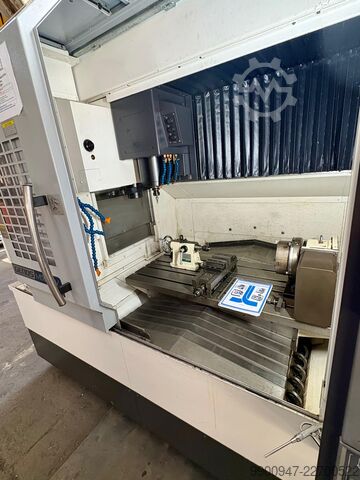 Vertikales Bearbeitungszentrum OKUMA GENOS Okuma GENOS 560R-V CNC OSP-P300M-R Serie 0712-