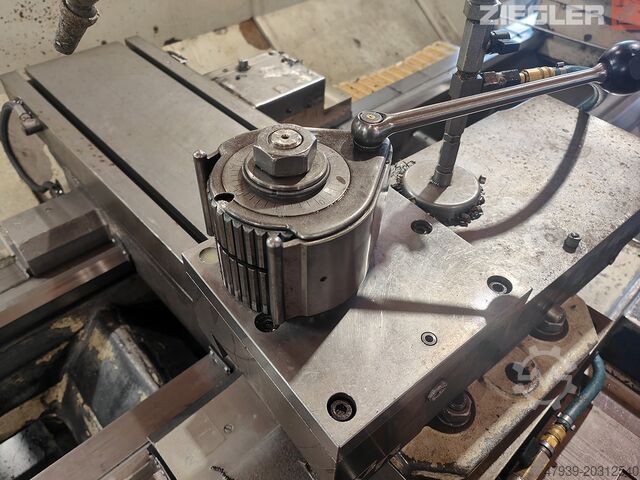 CNC-Drehmaschine mit Zyklenautomatik WEILER E90 / 4,5M