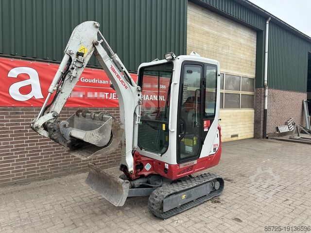 Mini excavator Takeuchi TB216 - Gebruikt