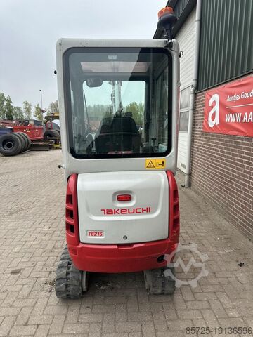 Mini excavator Takeuchi TB216 - Gebruikt