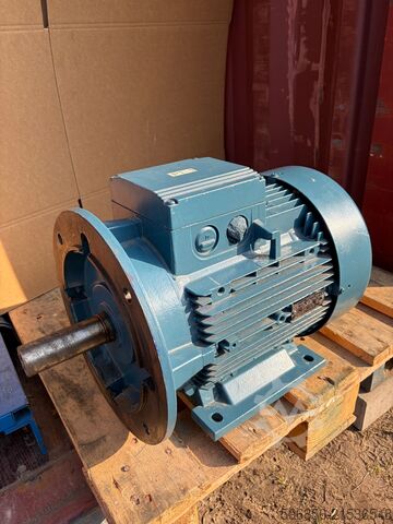 KSB Elektromotor 11kW 1460U/min 400/690V IM B35 3-phasig Silnik elektryczny KSB 11kW 1460rpm 400/690V IM B35 3-fazowy Silnik elektryczny KSB 11kW 1460rpm 400/690V IM B35 3-fazowy