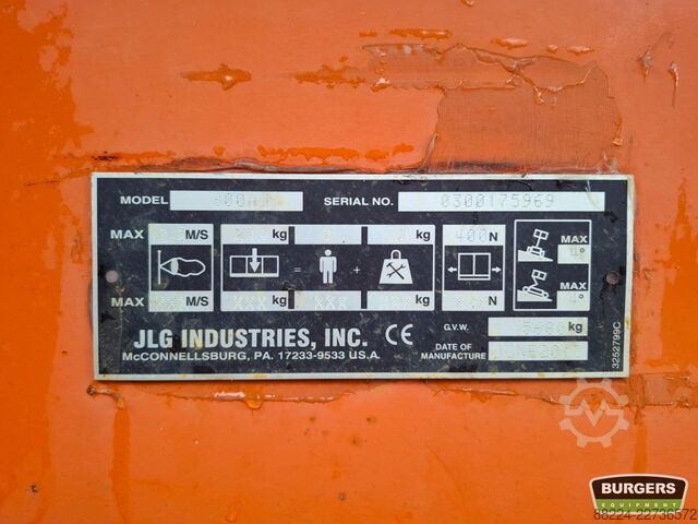 Articulated boom lift JLG 800AJ