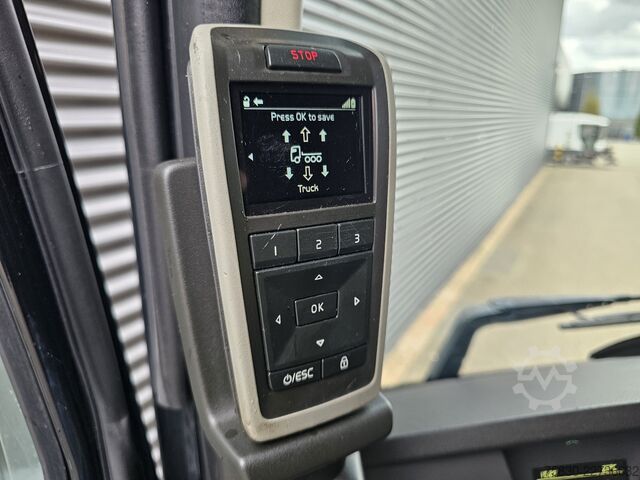 Volvo FH16.750 8x4 / 260T / RETARDER / FULL AIR Volvo FH16.750 8x4 / 260T / RETARDER / FULL AIR