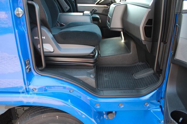 Abschleppwagen MAN TGL 8.180 BL Abschleppwagen Autotransporter Top