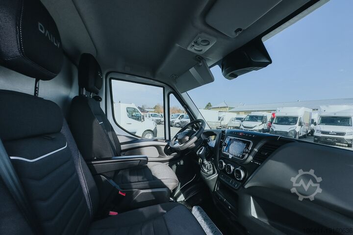 Transporter with suitcase Iveco IVECO Daily 35S18 Automatik