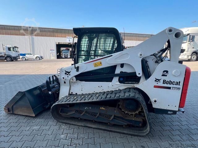 Planiermaschine Bobcat T770 / 1.793h / Klima / Gabel / Schaufel