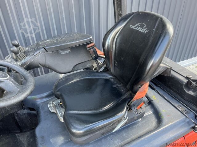 Electric 4-wheel forklift Linde E20PL-02