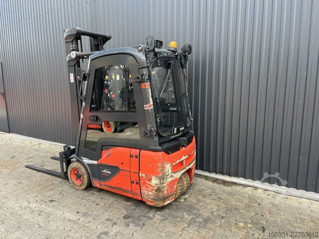 Electric 3-wheel forklift Linde E16C-02