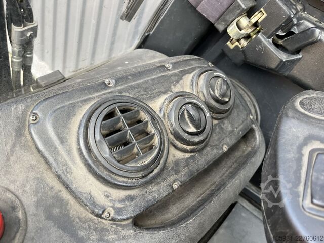 Electric 3-wheel forklift Linde E16C-02