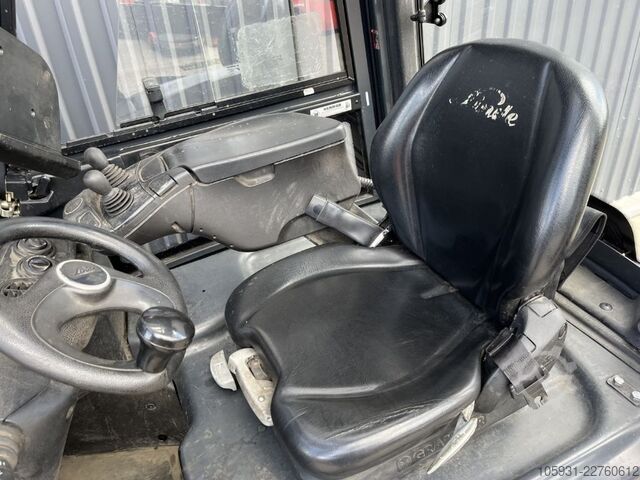 Electric 3-wheel forklift Linde E16C-02