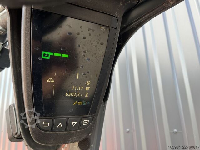 Electric 3-wheel forklift Linde E14-02