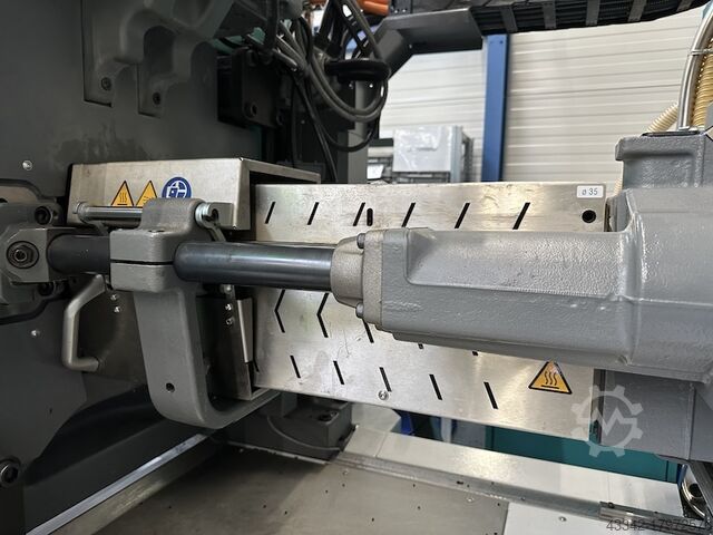 TWO K Injection Molding Machine ARBURG 570A2000-400/70