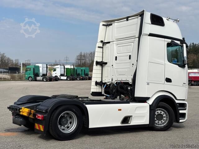 Standard tractor unit  Actros 1851 LS