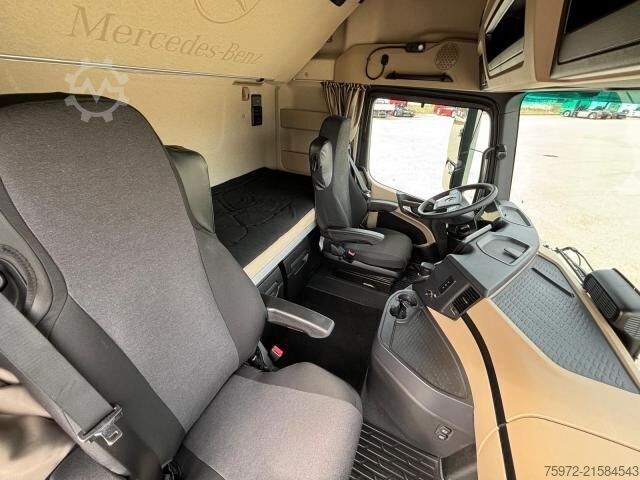 Standard tractor unit  Actros 1851 LS