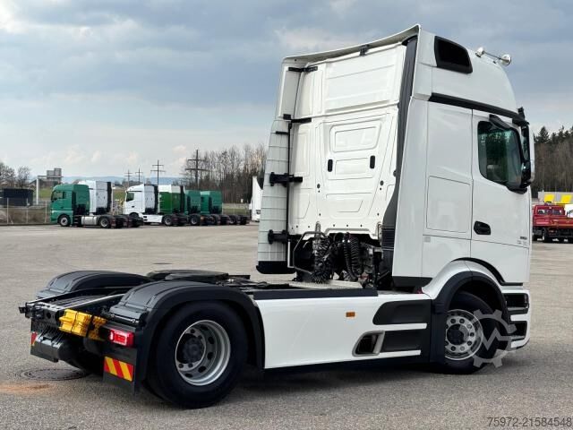 Standard tractor unit  Actros 1851 LS