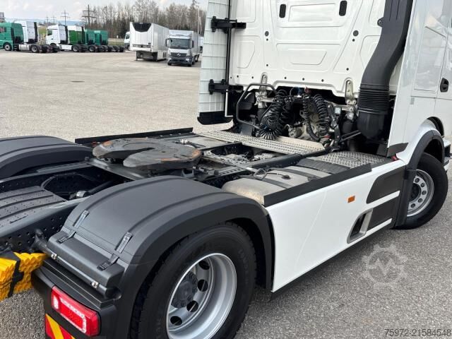 Standard tractor unit  Actros 1851 LS