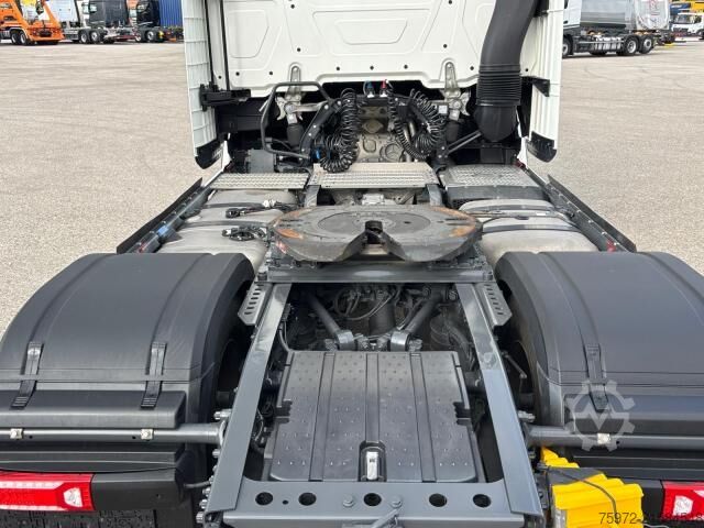 Standard tractor unit Actros 1851 LS