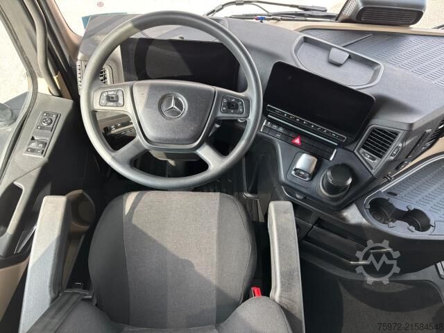 Standard tractor unit  Actros 1851 LS