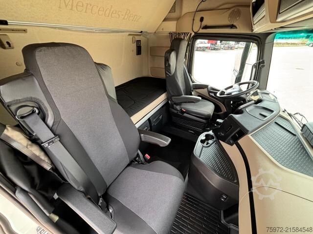 Standard tractor unit  Actros 1851 LS