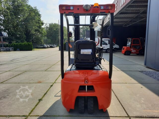 Electric 4-wheel forklift EP TDL201 + Joystick
