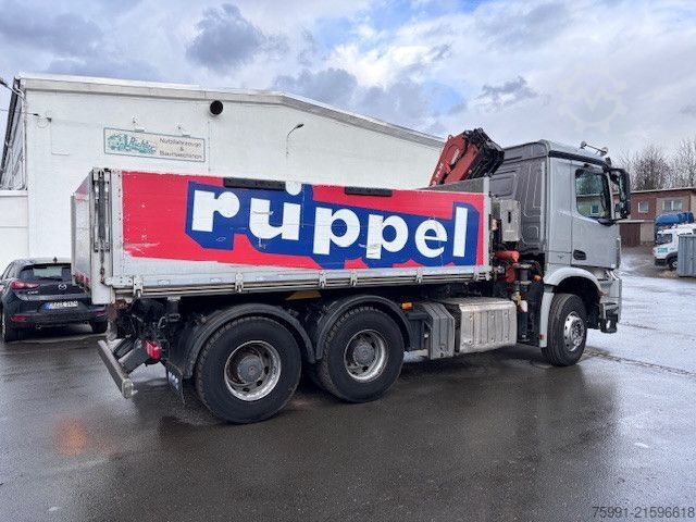 Dreiseitenkipper LKW MERCEDES-BENZ Arocs 4   6x4 Dreiseitenkipper mit Ladekran