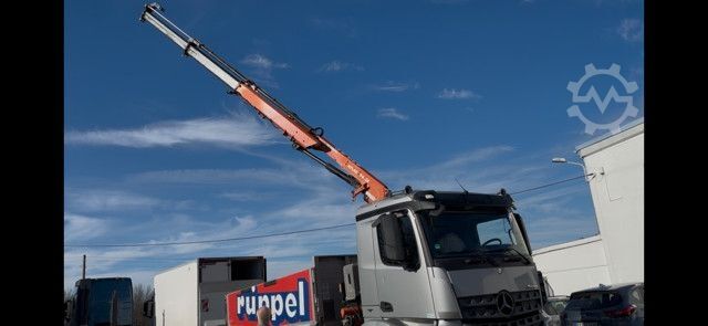 Dreiseitenkipper LKW MERCEDES-BENZ Arocs 4 6x4 Dreiseitenkipper mit Ladekran