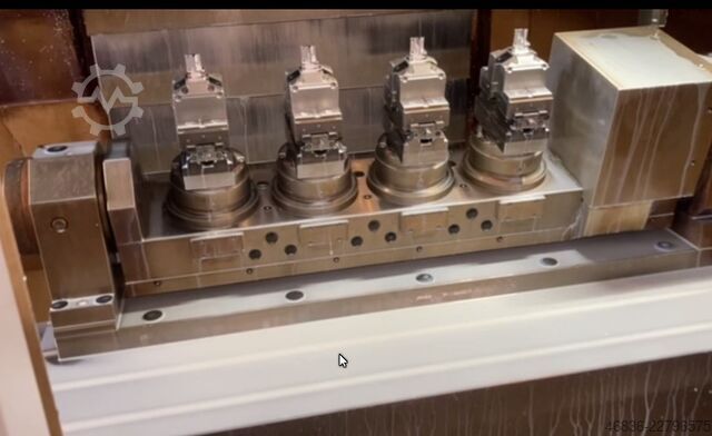 CNC machining center with 4th/5th axis and 4 spindles Spinner VT 1150