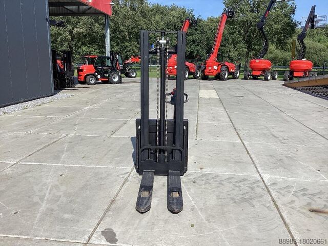 High Lift stacker EP ES12-12ES