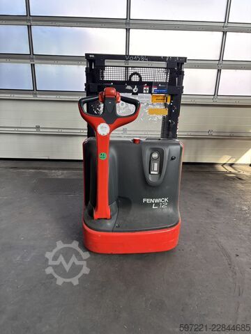 Pallet Stackers Fenwick L 12